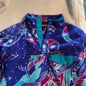 Barely worn, like new, Patagonia pullover, unisex